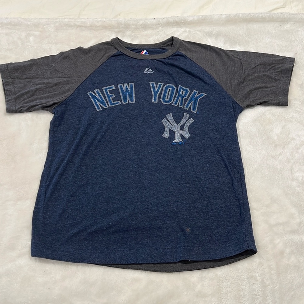 New York Yankees raglan sleeve short sleeve tshirt